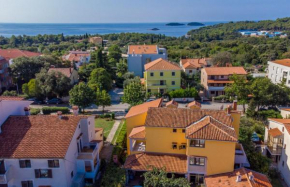 Hundefreundliches Apartment nur 10 Gehminuten zum Strand mit BBQ-Bereich, Klima, WiFi